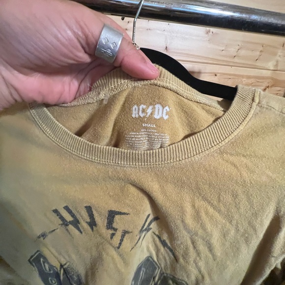 Top - Picture 2 of 2